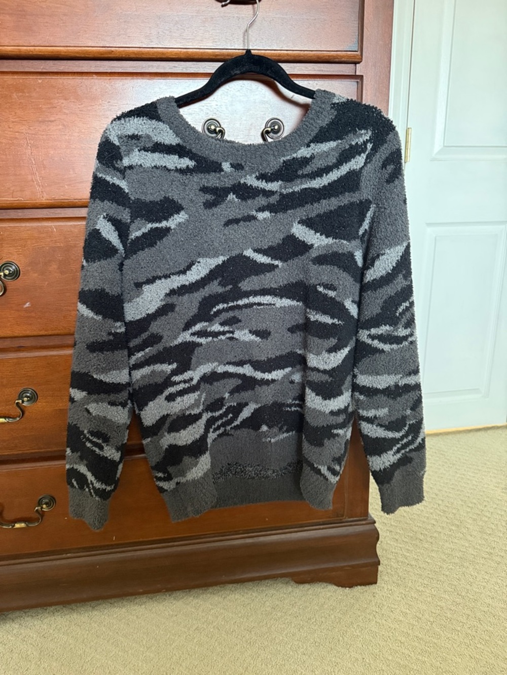 Barefoot Dreams Women's CozyChic Gray and Black Camouflage Crewneck Sweater